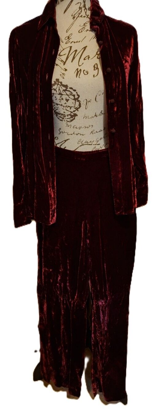 Luxurious 2 Piece Red Velvet Slacks & Button down Shirt/Jacket Suite SZ 4P - Picture 4 of 13